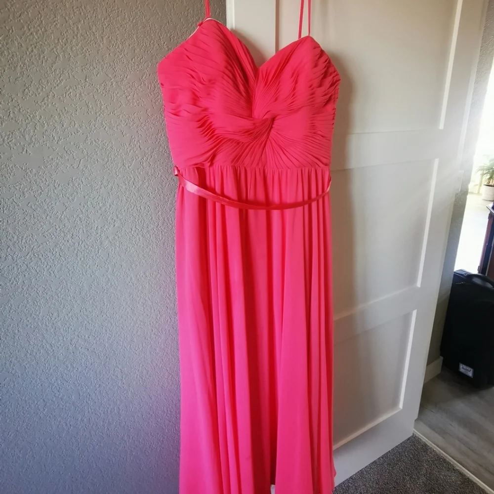 Dress - Picture 1 of 4